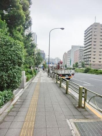 幅のある歩道
