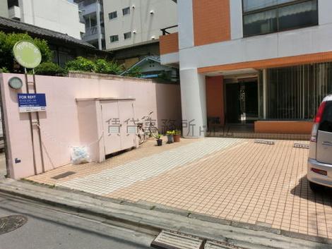 正面入口付近です