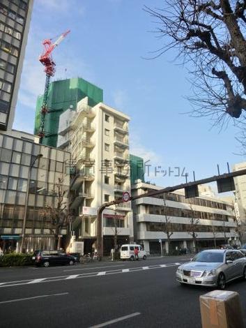 前面道路側の眺望は抜けており、開放感があります