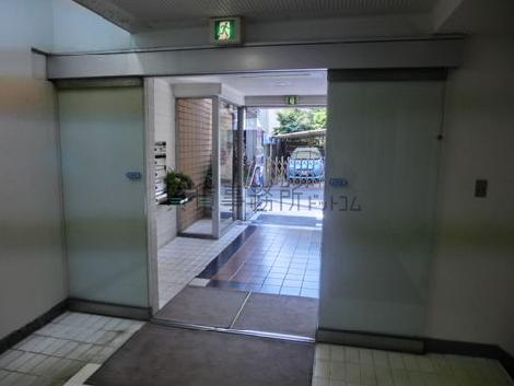 お洒落なタイルが使われています
