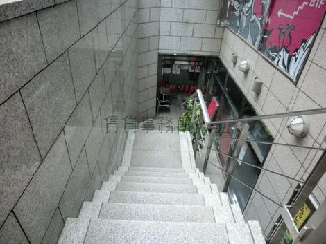 地下１階専用階段