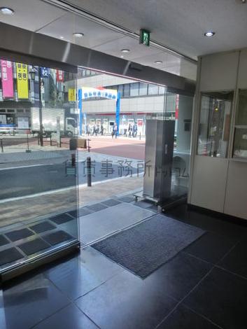 正面入口付近です