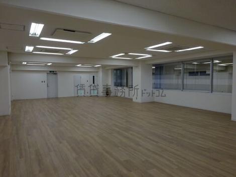 菅野ビルの室内