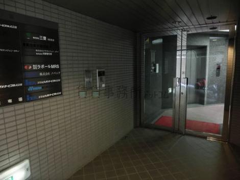 裏口の玄関です