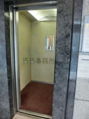 11人乗り2基