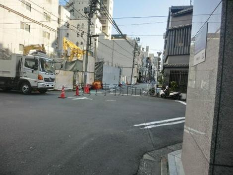 玄関前の右方向の写真です