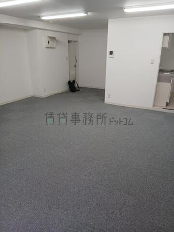 栄屋ハウスの室内