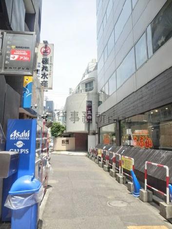 人通りの少ない公道