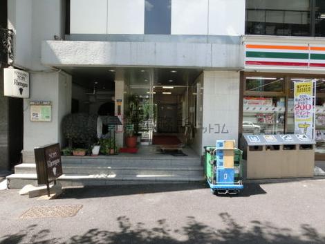 正面玄関