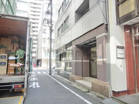 隣接する脇道奥からの景観