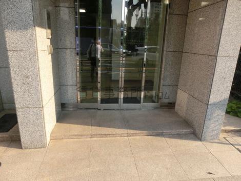 正面玄関