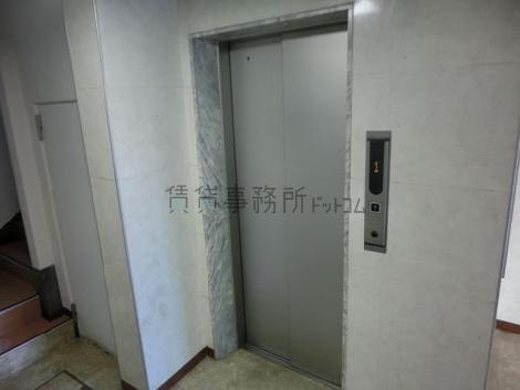 エレベーター1基
