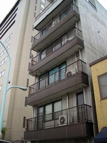 YKMビルの外観写真