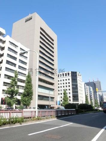宝町駅への連絡通り