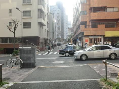 交通量の多い前面道路