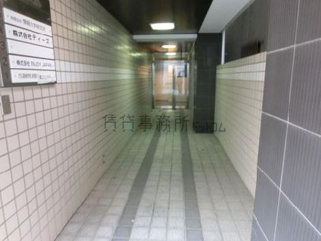 白色のタイル張りで雰囲気が良いです
