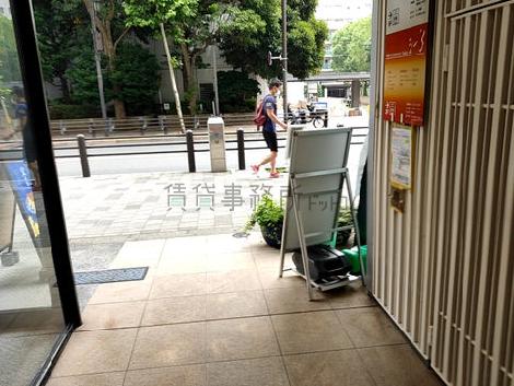 正面玄関