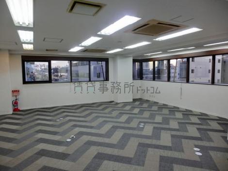 YHSビルの室内