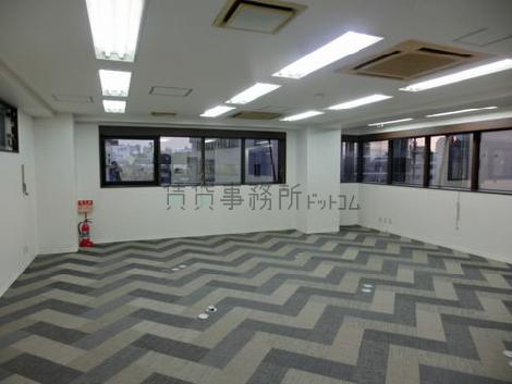 YHSビルの室内
