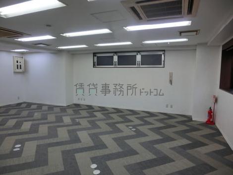 YHSビルの室内