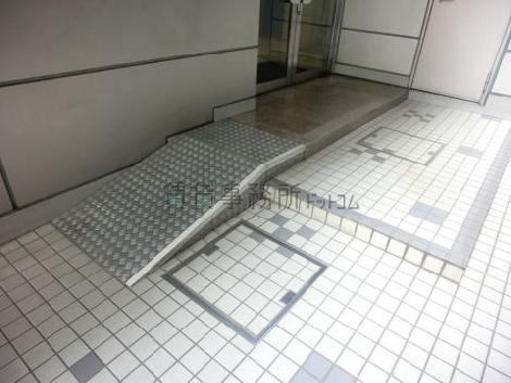 しっかりと固定されたスロープ
