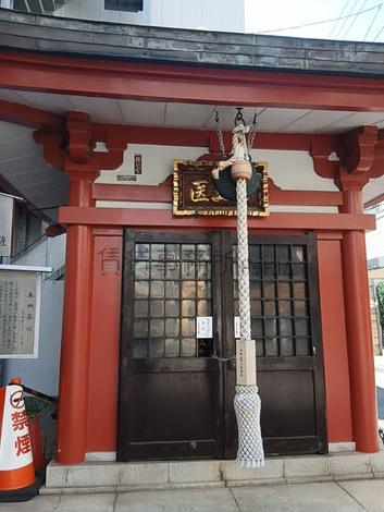 近くの神社にお参りに行きませんか