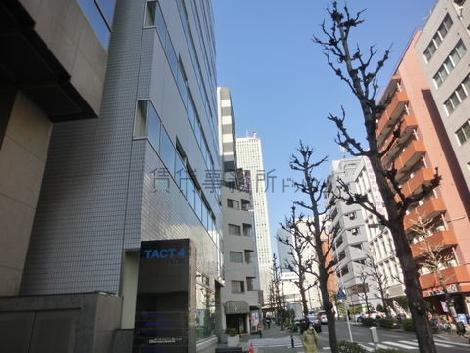 すぐ先は大通り（グリーン大通り）です