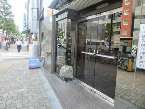 両開きで間口が広く取られています