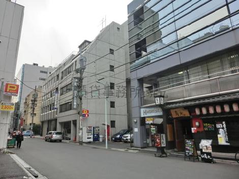 人形町駅方面の道路です。駅までは徒歩1分