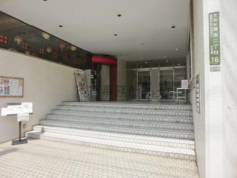 間口の広い玄関です