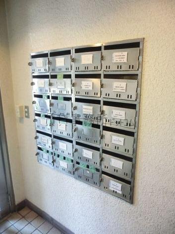 エントランス内にある集合ポストです