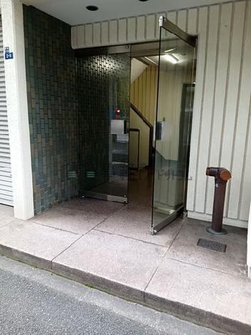 正面玄関