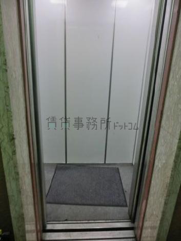 ６人用のエレベーターです