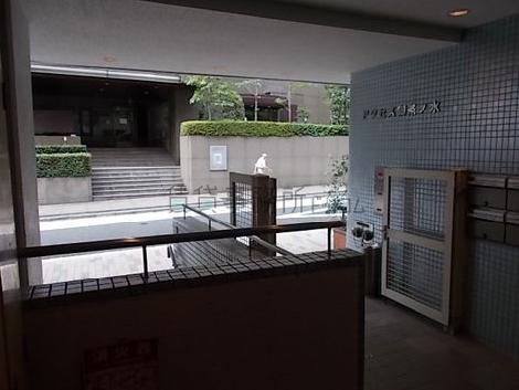 正面玄関