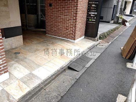 正面玄関