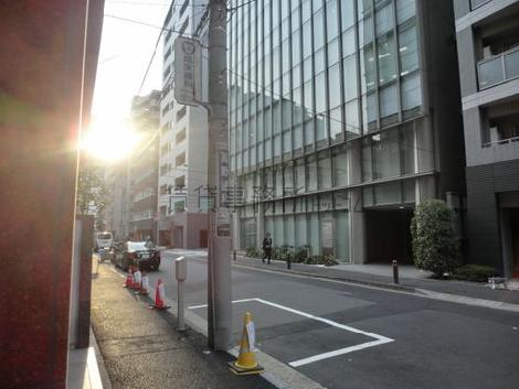 前面道路はとても静かなです