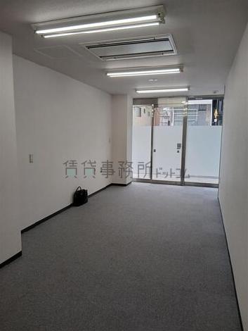東京RSビルの室内