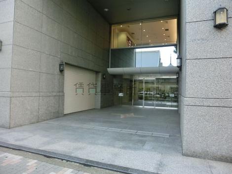天井の高い玄関に圧倒されます
