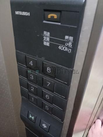 エレベーター６名乗り