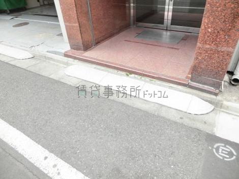 スロープの固定された床面