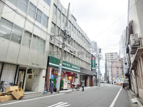東日本橋駅方面へ向かいます