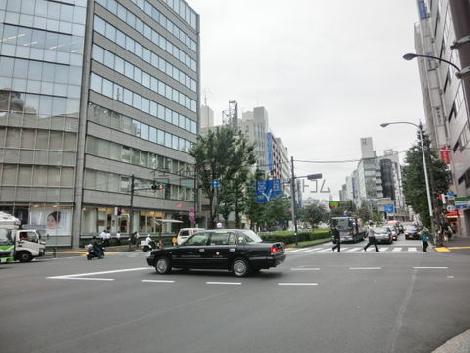 明治通り沿いです