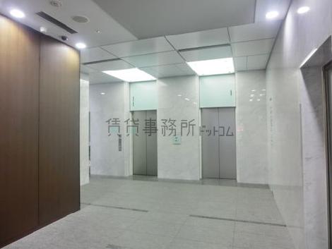 白を基調としています