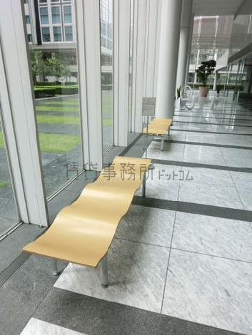 お洒落なチェアを配置