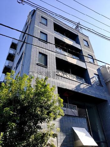 レンガがシックな外観