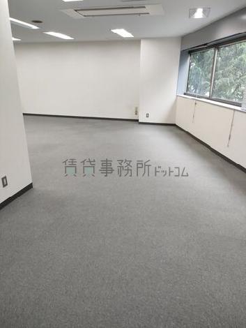 アコード新宿ビルの室内