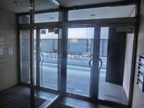ガラス面積が多く明るいです