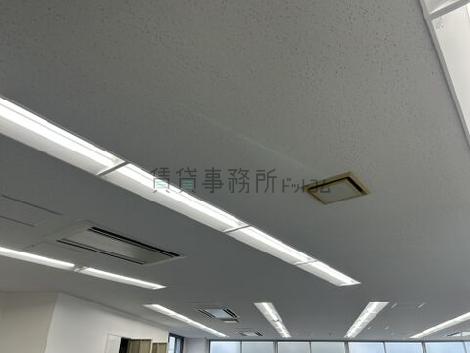 神田三崎町ビルの室内