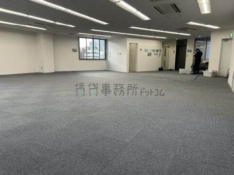 神田三崎町ビルの室内