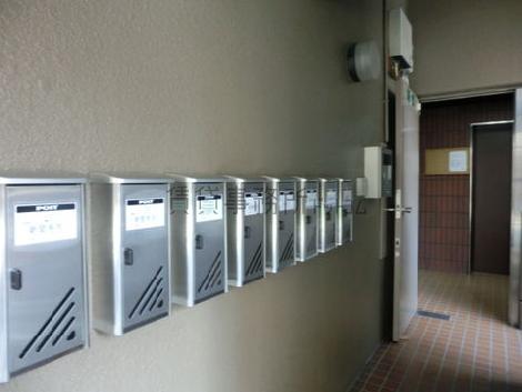 新聞用の郵便受けです